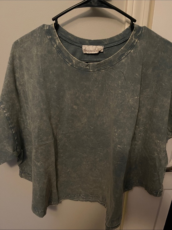 Tops - Zenana mineral wash Green crew neck Tee shirt. NWOT L/XL